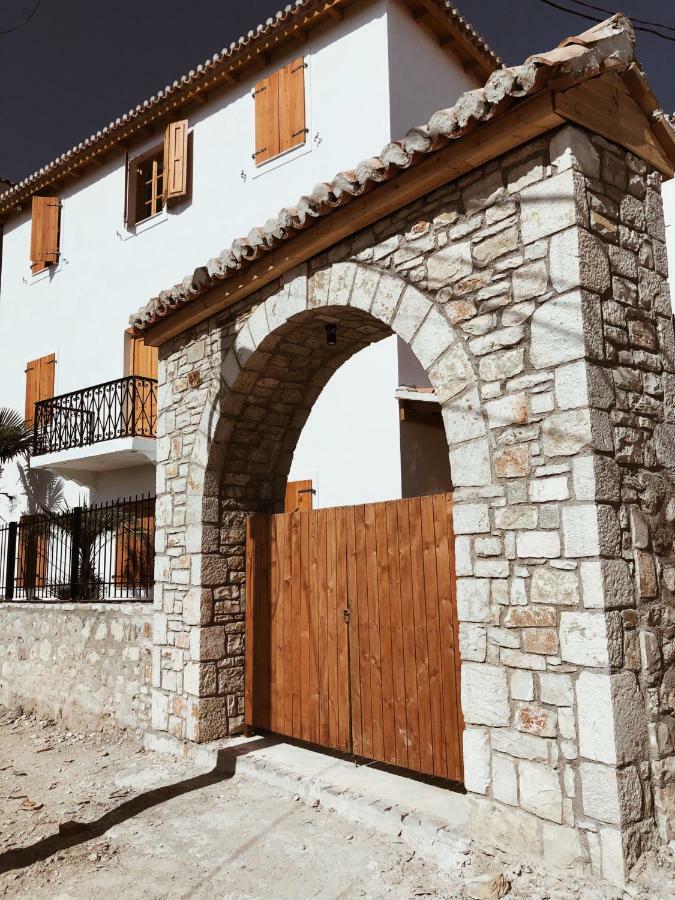 Old Town Hotel Дермі Екстер'єр фото